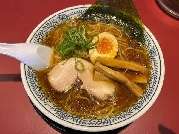 「大盛熟成醤油ラーメン　麺硬　902円」@丸源ラーメン 所沢北野店の写真