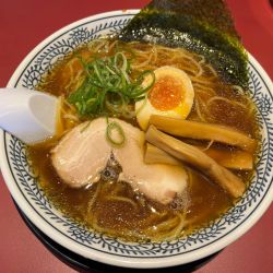 大盛熟成醤油ラーメン　麺硬　902円