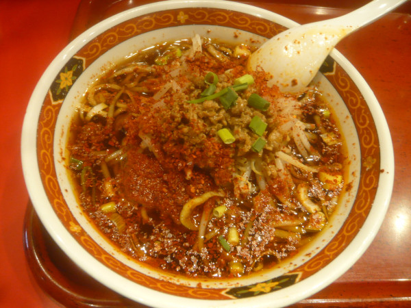 「辛味らぁ麺」@中華食堂一番館 西武新宿駅前店の写真