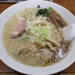 特製ワンタンメン　800円