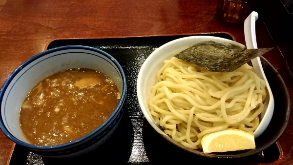 「濃厚煮干しつけ麺（１，０００円）」@麺屋 甍の写真
