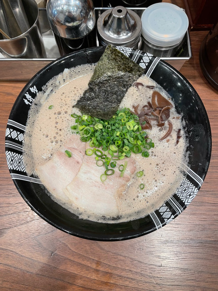 「ラーメン (950円)」@博多一双 新横浜ラーメン博物館店の写真