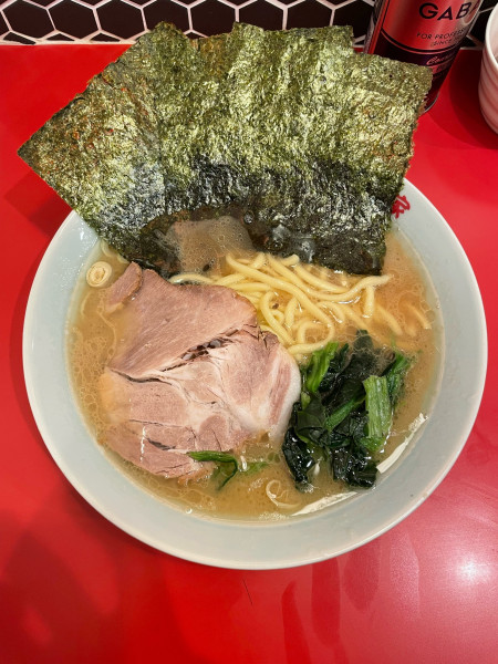 「ラーメン (950円)」@六角家1994+の写真