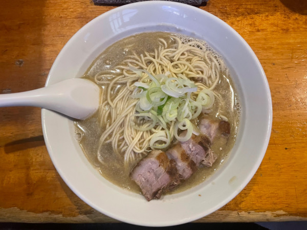 「肉そば ¥900 中盛り ¥100」@自家製麺 伊藤の写真
