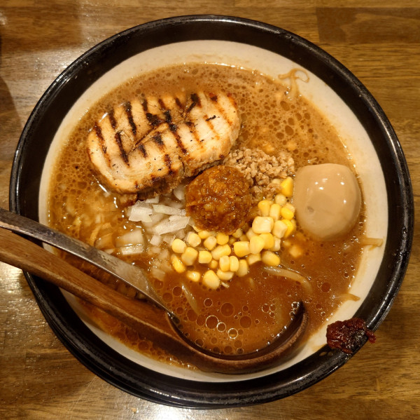 「特味噌󠄀ラーメン(半麺、1180円)」@味噌ラーメン専門店 日月堂 与野本町店の写真