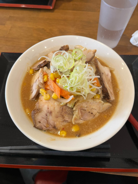 「みそチャーシュー麺　野菜増量」@ラーメン岩佐 下鶴間店の写真