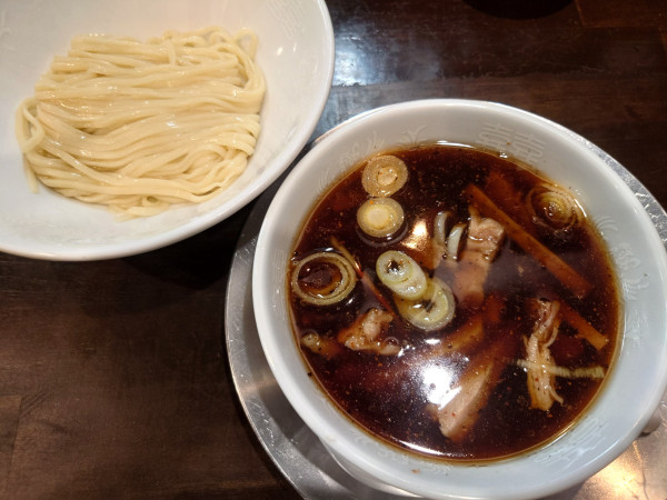 「つけ麺(麺少なめ、900円)」@自家製麺 うるちの写真