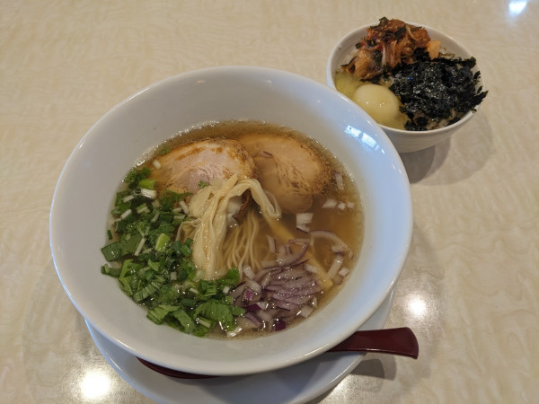 「塩ラーメン＋自家製長芋キムチと白玉子のTKG」@久呂帆の写真