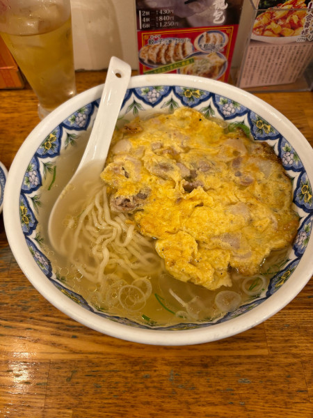 「豚玉ラーメン(揚州麺)」@中国ラーメン 揚州商人 目黒本店の写真