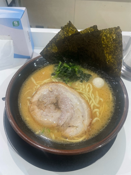 「らーめん 大盛」@横浜家系ラーメン 天神家の写真