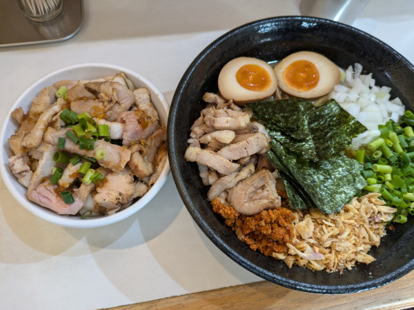 「【限定】塩煮干しまぜそば➕チャーシュー丼」@麺屋 扇 SENの写真