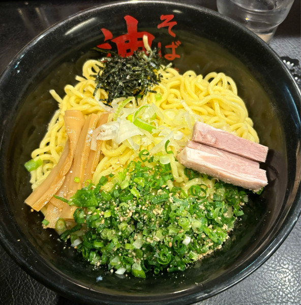 「油そば大盛＋ねぎごま」@東京油組総本店 西新宿組の写真