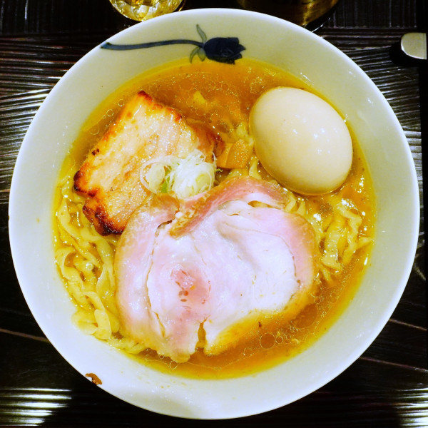 「塩（中太手もみ麺）＋味玉＋エビスビール」@麺 みつヰの写真