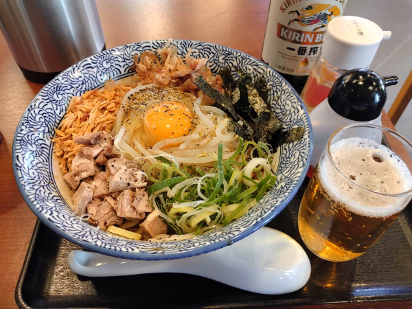 「油そば¥1080+瓶ビール¥550-」@中華そば屋 日々是 北与野店の写真