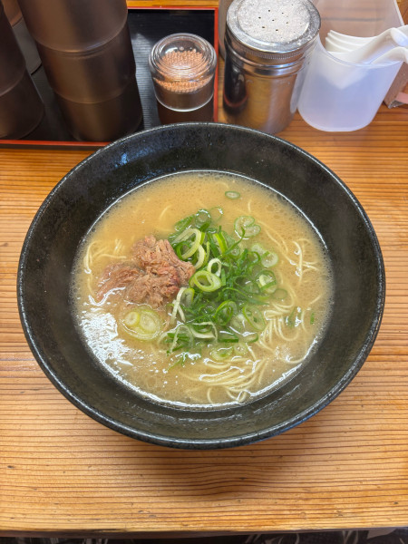 「ラーメン」@五号線沿いの元祖長浜ラーメンの写真