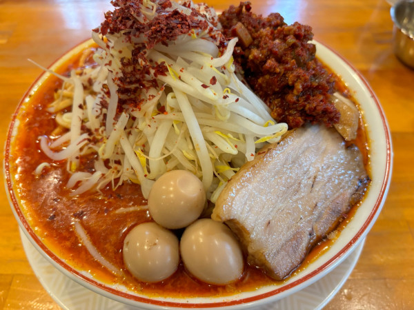 「辛マンモス大盛　辛ひき肉うずら」@泪橋 溝の口店の写真