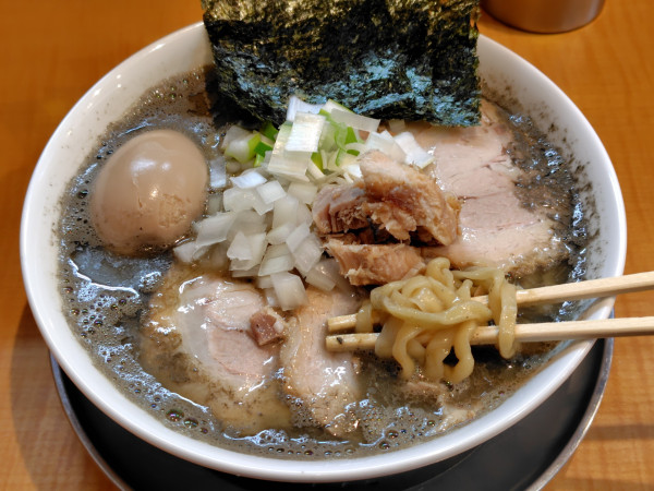 「【特製】特上煮干ラーメン·とろろごはん」@九段 井さいの写真