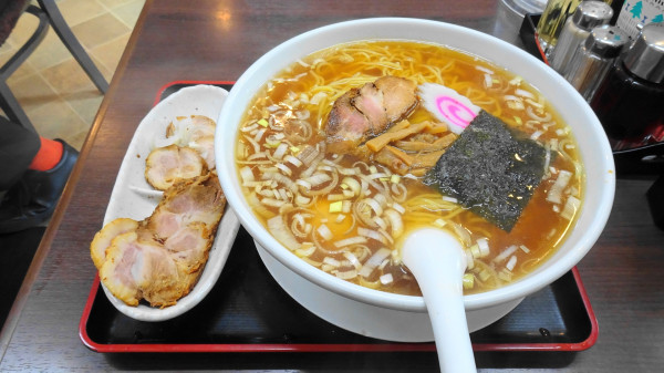 「特製中華そば(1,200円)+煮たまご(100円)」@弘前軒の写真