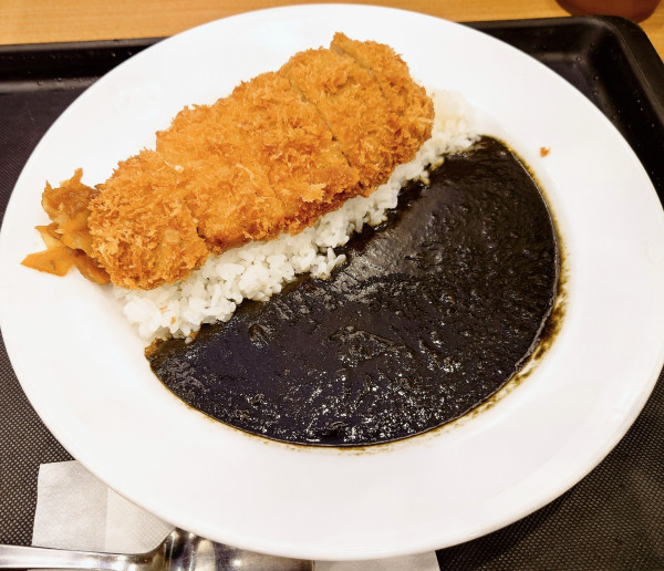 「ロースカツ黒カレー」@松のや 綾瀬店の写真