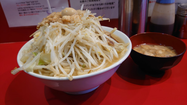 「限定麺塩ラーメン小／脂生卵／全文」@麺屋HEROの写真