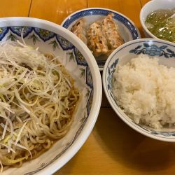 スーラー油めん　1020円　半餃子ご飯セット　420円