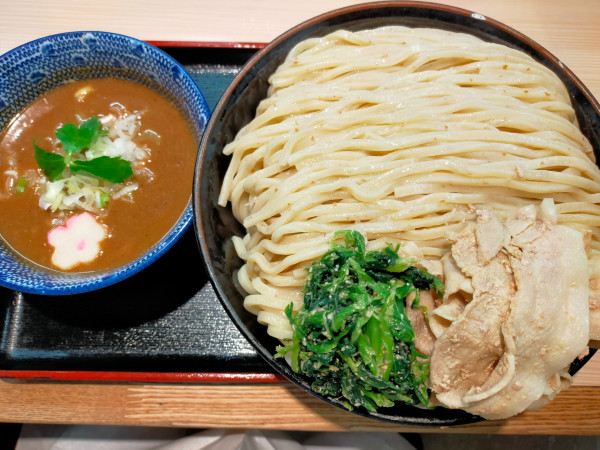 「鶴嶺峰つけ麺(横綱700g)1400円+麺増し300g」@らー麺土俵 鶴嶺峰の写真