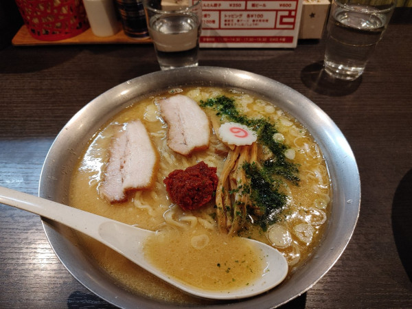 「麹辛味噌ラーメン　大盛り　850+100円」@とんとんラーメンの写真