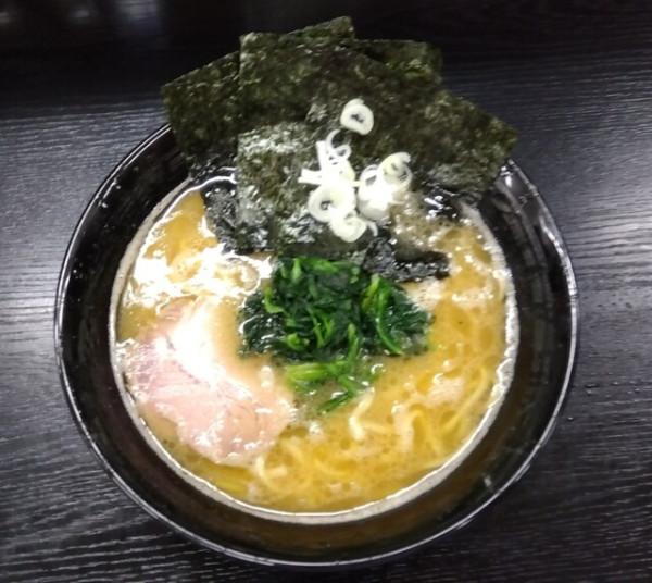 「家系ラーメン850円」@横浜家系ラーメン 貴一の写真