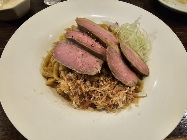 「鴨の油そば」@立ち呑み居酒屋 金町製麺の写真