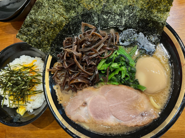 「醤油味玉＋玉子まぶし」@らーめん三郷家の写真