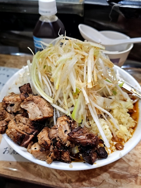 「【限定3】酸辣らぁめん＋タマネギ＋白髪ネギ」@自家製麺 まさき（非乳化） 2号店の写真