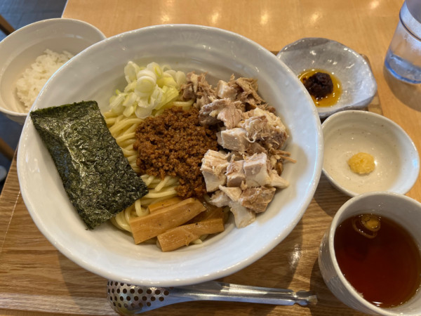 「油そば肉のせ」@油そば・まぜそば 油武の写真