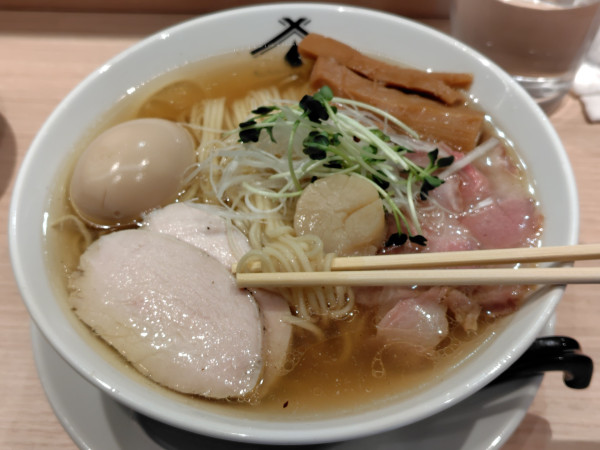 「特製 淡麗(白醤油)らーめん·麺大盛·白めし」@麺 ひしおのキセキの写真