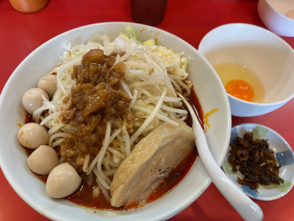 「辛ラーメン（200g）＋うずら＋生たまご」@豚ゆうの写真