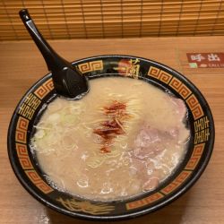 天然とんこつラーメン　980円