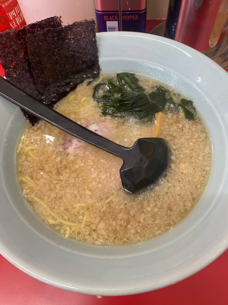 「ラーメン➕麺固め➕背脂多め➕８００円」@ニューラーメンショップ 扇橋店の写真