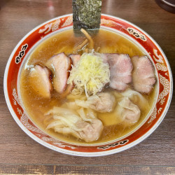 チャーシューワンタンメン（1750円）＋餃子（750円）