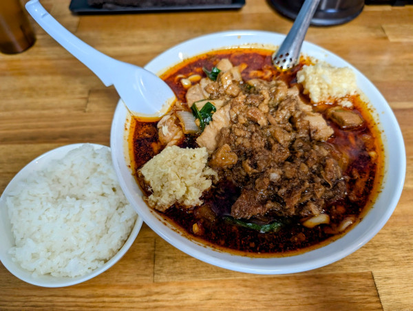 「辛いスタ満ソバ1000円 小ライス70円」@元祖スタミナ満点らーめん すず鬼 熊谷うえちゃん店の写真