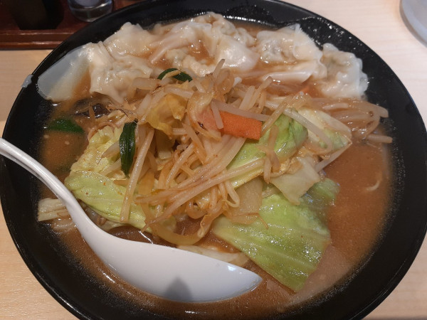 「赤味噌タンメン＋肉ワンタン」@伝丸 天王町店の写真