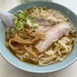 手打ちラーメン（750円＋大盛り100円）