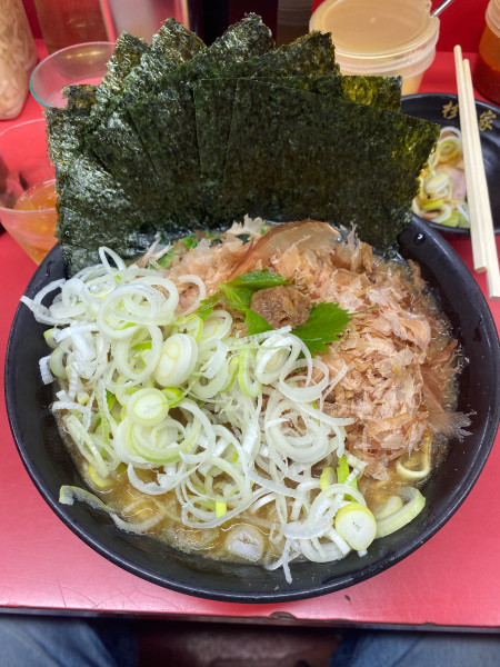 「和風ラーメン　海苔　ネギ」@ラーメン杉田家の写真