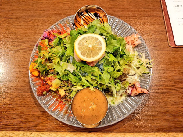 「4種フォレスト盛りカレー」@東京間借りカレー シモカワスパイス 新宿店の写真