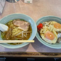 ラーメン・チャーシューエッグ丼セット950円