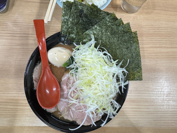 「極ラーメン　白ネギ」@横浜ラーメン 武蔵家 御茶ノ水店の写真