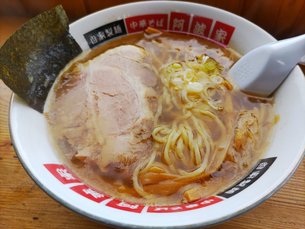 「中華そば(中太麺）800円」@中華そば 栃木阿波家の写真