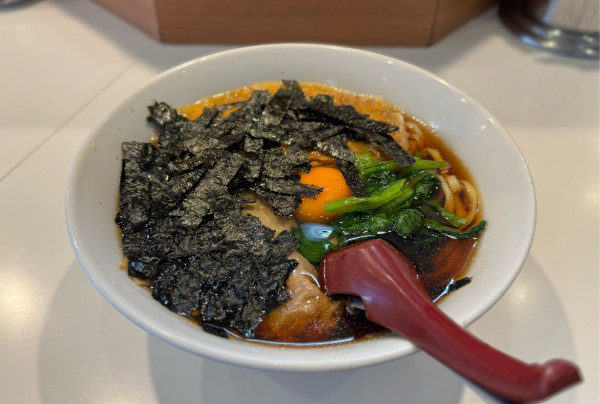 「納豆らぁめん¥1050、生玉子¥100」@らぁめん ほりうち 新橋店の写真