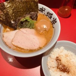 並850円 チャー1枚100円 くずれ玉子30円 無料ライス