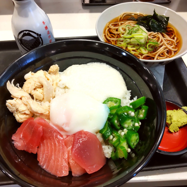 「【期間限定/店舗限定】マグロばくだん丼セット（￥980）」@名代 富士そば 蒲田店の写真