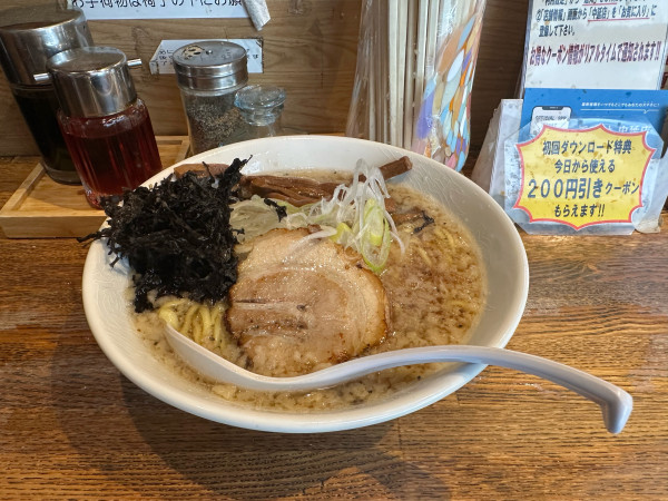 「背脂煮干(太麺)」@でびっと 中延店の写真