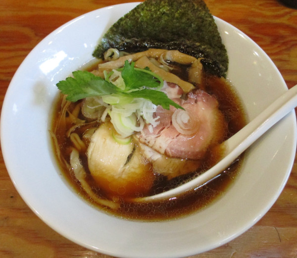 「手揉み中華そば（醤油）1100円」@麺や晴心の写真